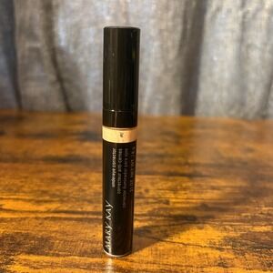 NWOT Mary Kay Undereye Corrector .21 oz